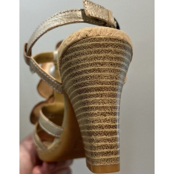 B.O.C Born Concepts Metallic Leather Champagne Flowers Block Heel Sandals Size 9 - Picture 10 of 13